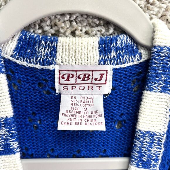 PBJ Sport Vest Women’s Small Blue Floral Embroidered Crochet Knit Vintage - Picture 2 of 6